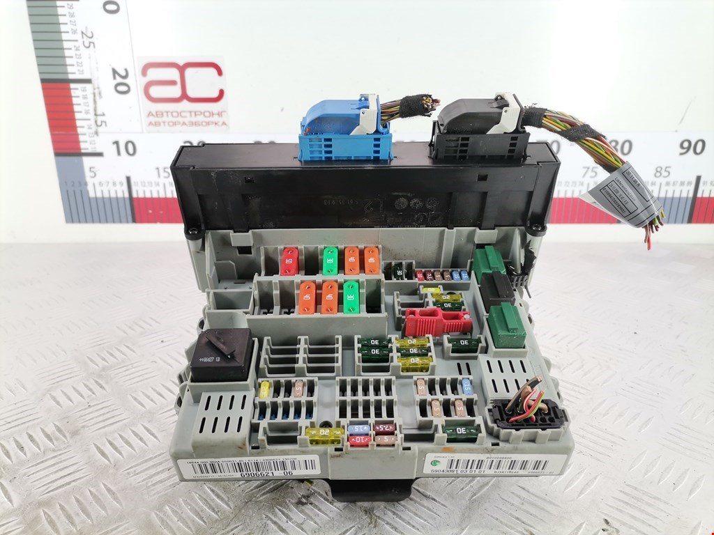 Датчик уровня в бачок омывателя BMW 1er E81\E87 2004-2011