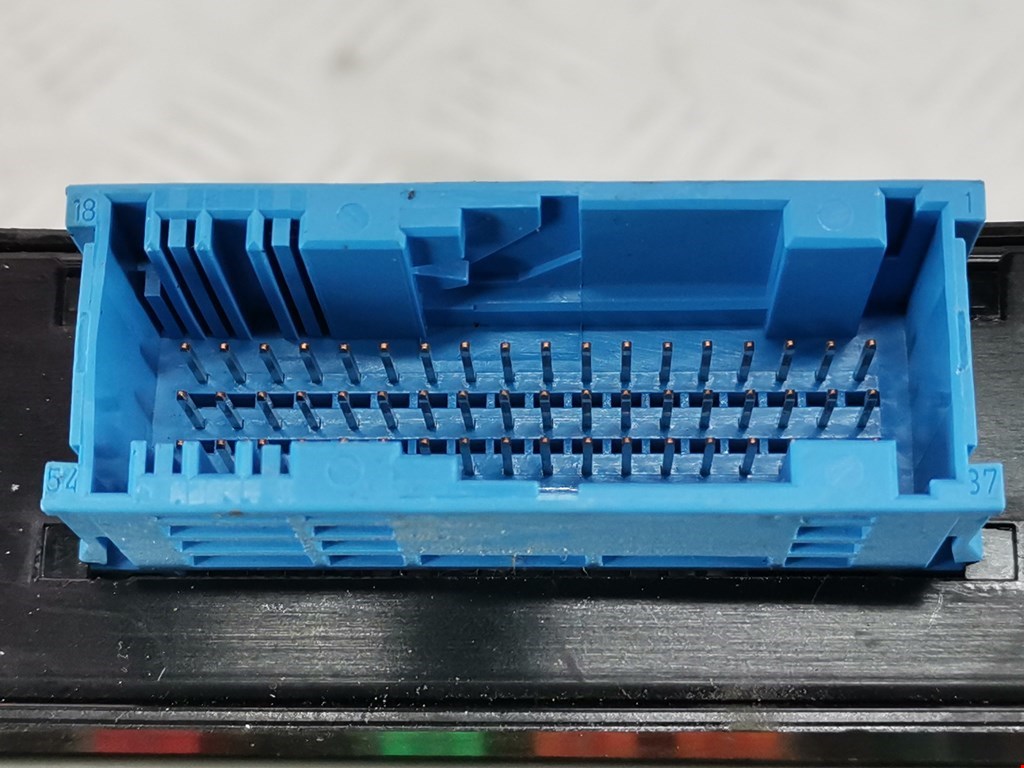 Датчик уровня в бачок омывателя BMW 1er E81\E87 2004-2011