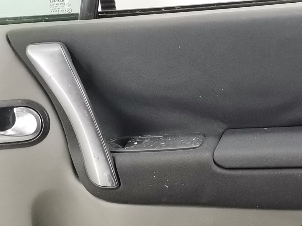 Дверь передняя правая RENAULT Scenic II 2003-2010