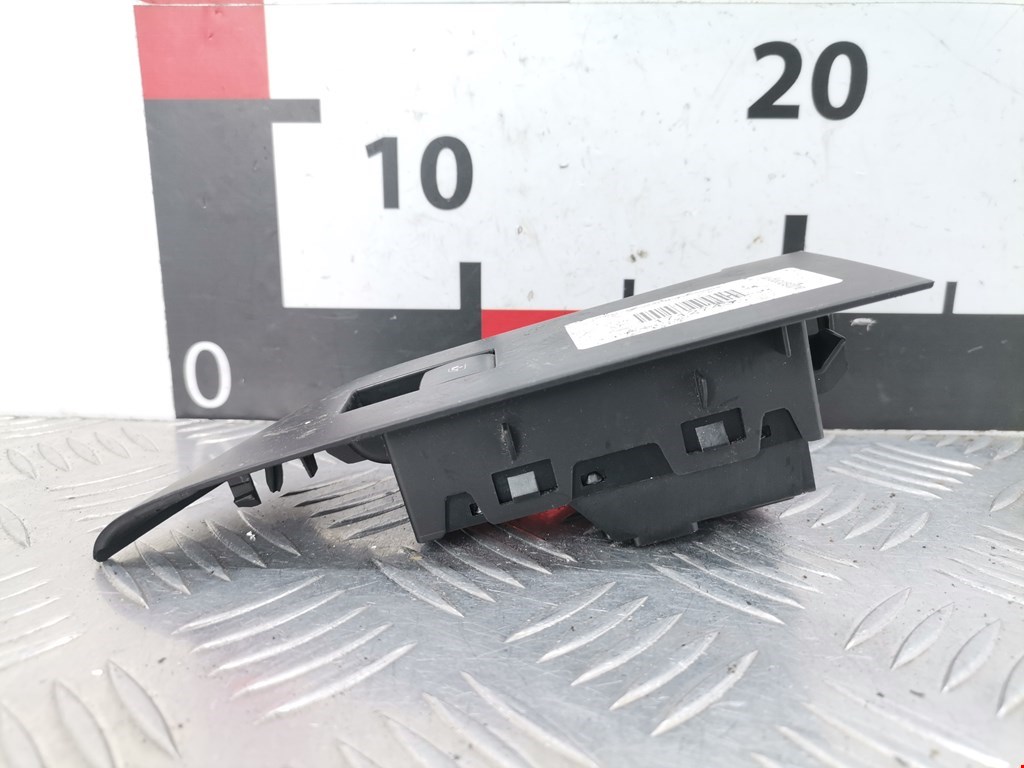 Кнопка стеклоподъемника OPEL Astra J 2009-2017