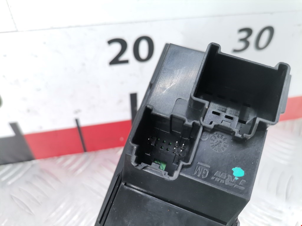 Кнопка стеклоподъемника OPEL Astra J 2009-2017