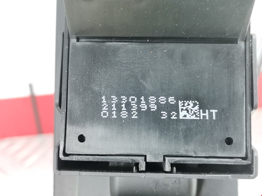 Кнопка стеклоподъемника OPEL Astra J 2009-2017