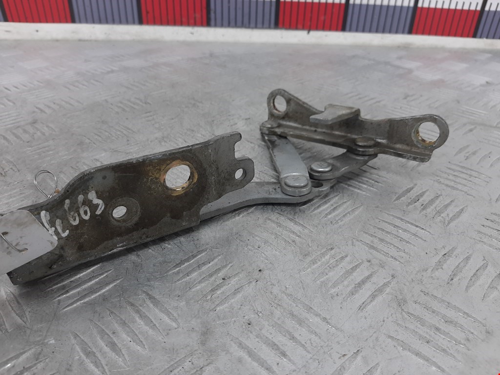 Петля капота левая/правая KIA Magentis 2000-2006