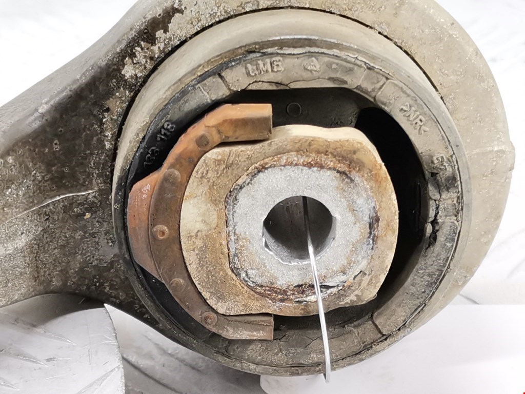 Рычаг передний правый VOLKSWAGEN Passat B5 1997-2005