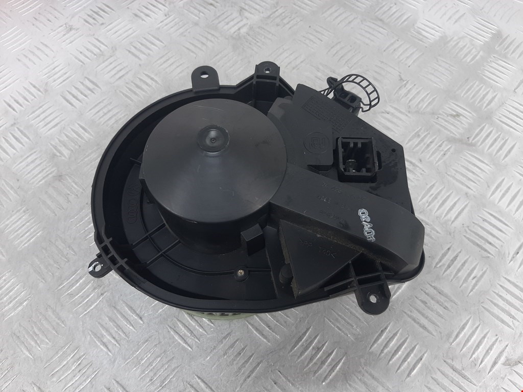 Моторчик (мотор) отопителя салона VOLKSWAGEN Passat B5 1997-2005