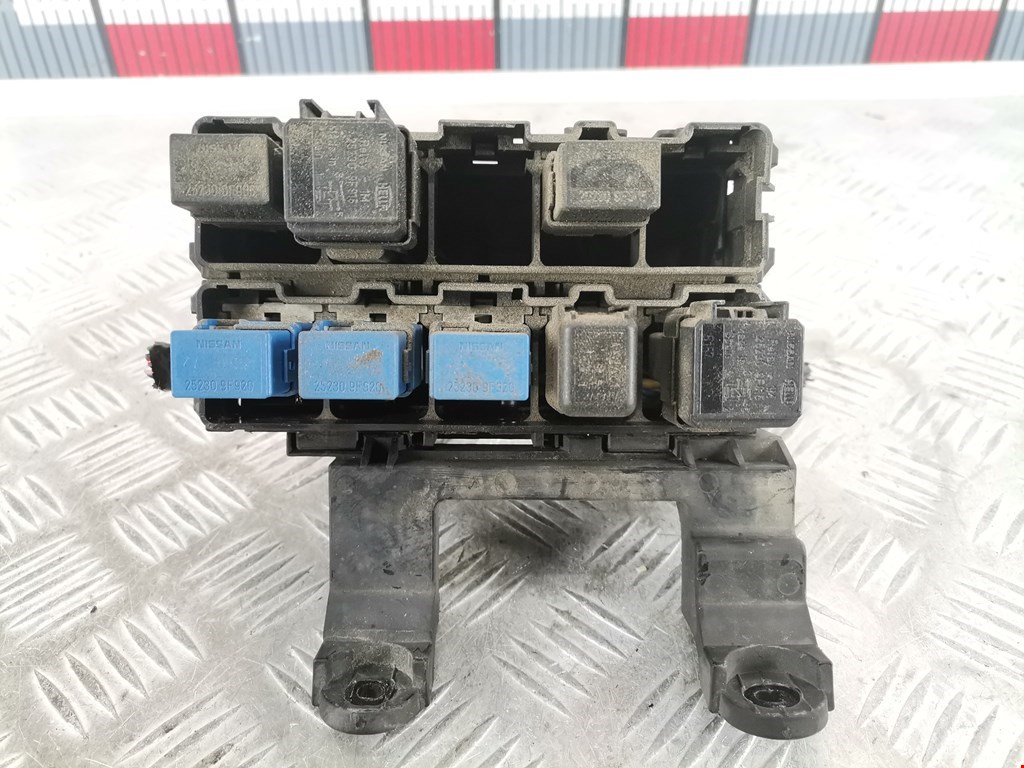 Датчик уровня в бачок омывателя NISSAN Almera Tino 2000-2006