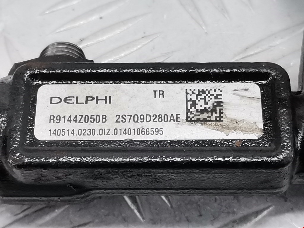 Рампа топливная (рейка) JAGUAR X-Type 2001-2009