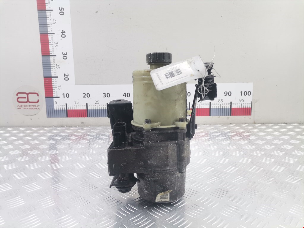 Насос гидроусилителя руля (ГУР) VOLKSWAGEN Polo IV 2001-2009