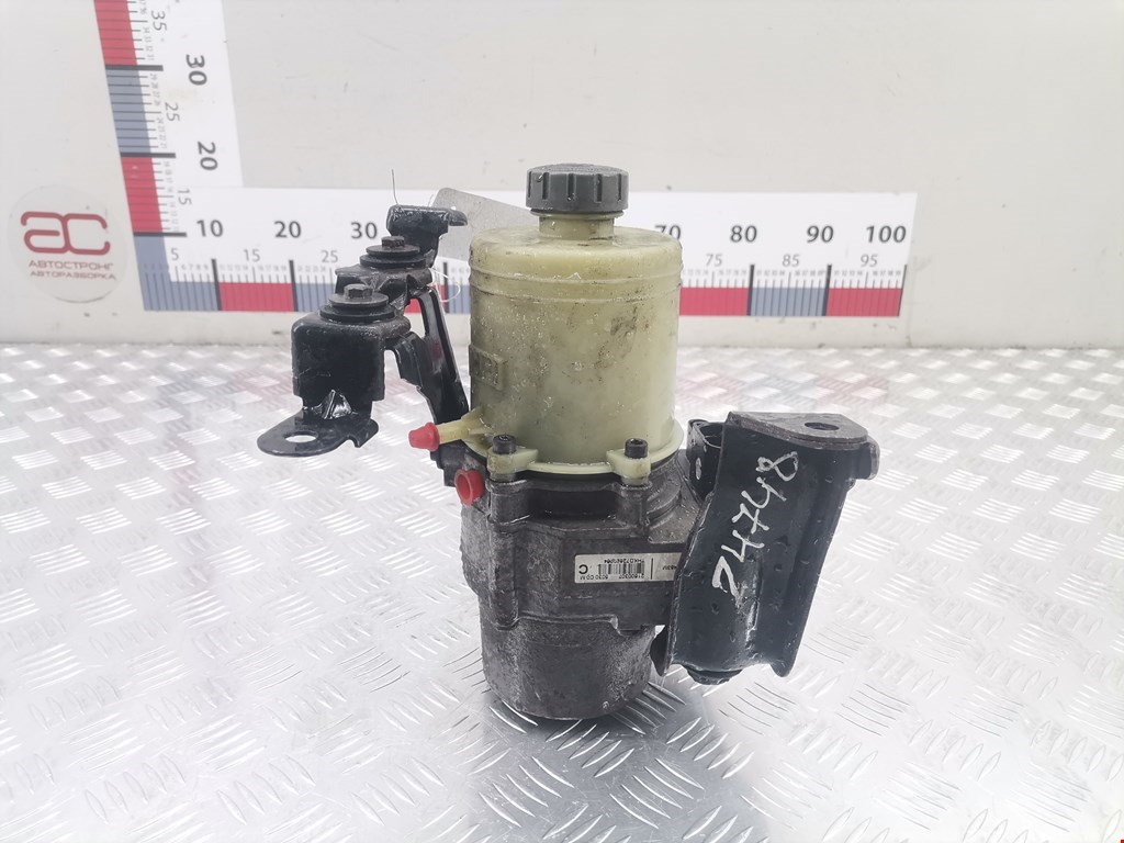 Насос гидроусилителя руля (ГУР) VOLKSWAGEN Polo IV 2001-2009