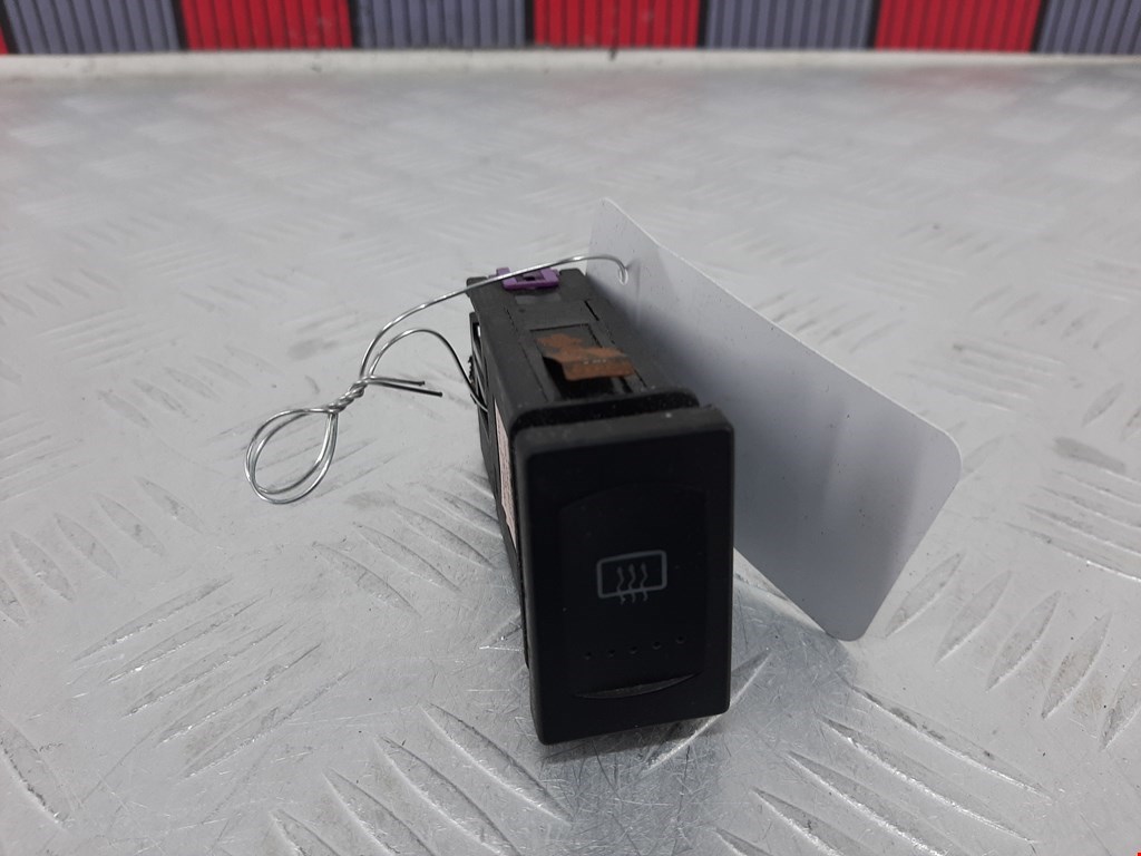 Кнопка подогрева (обогрева) заднего стекла Volkswagen Passat 5 (1996-2000)