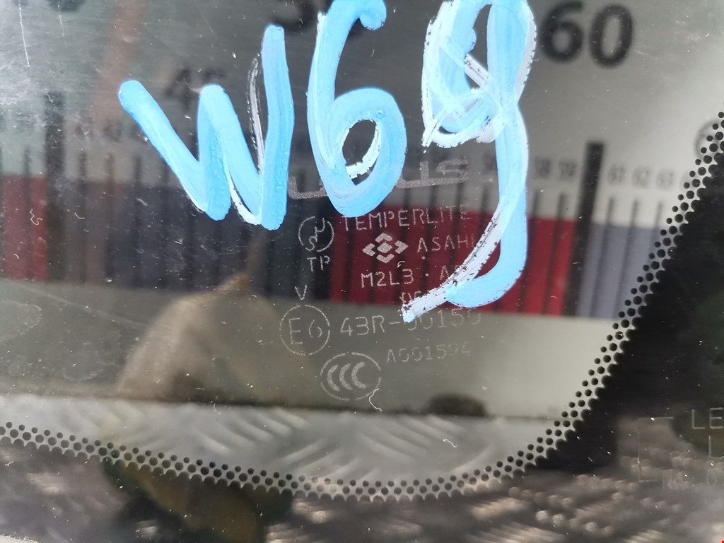 Стекло кузовное глухое правое LEXUS RX 300\330\350\400H 2003-2009