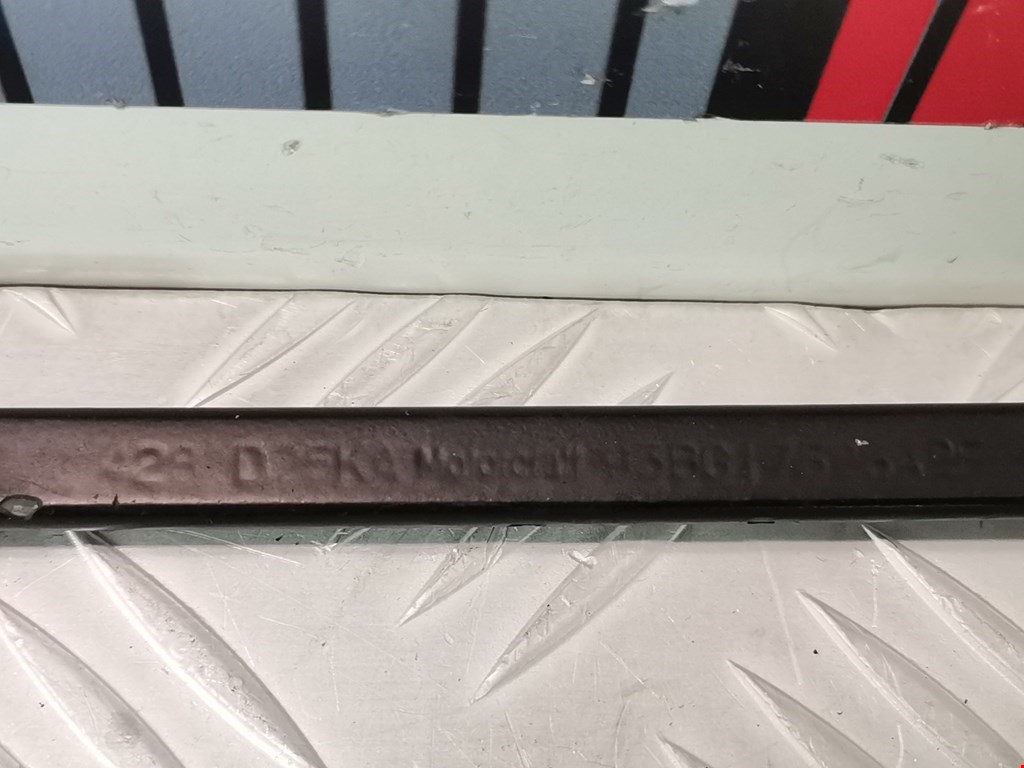 Поводок дворников передний левый/ правый FORD Mondeo II 1996-2000