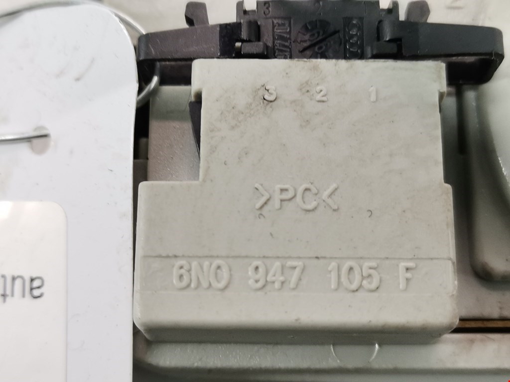 Плафон салонный (салона фонарь) VOLKSWAGEN Polo III 1994-2001