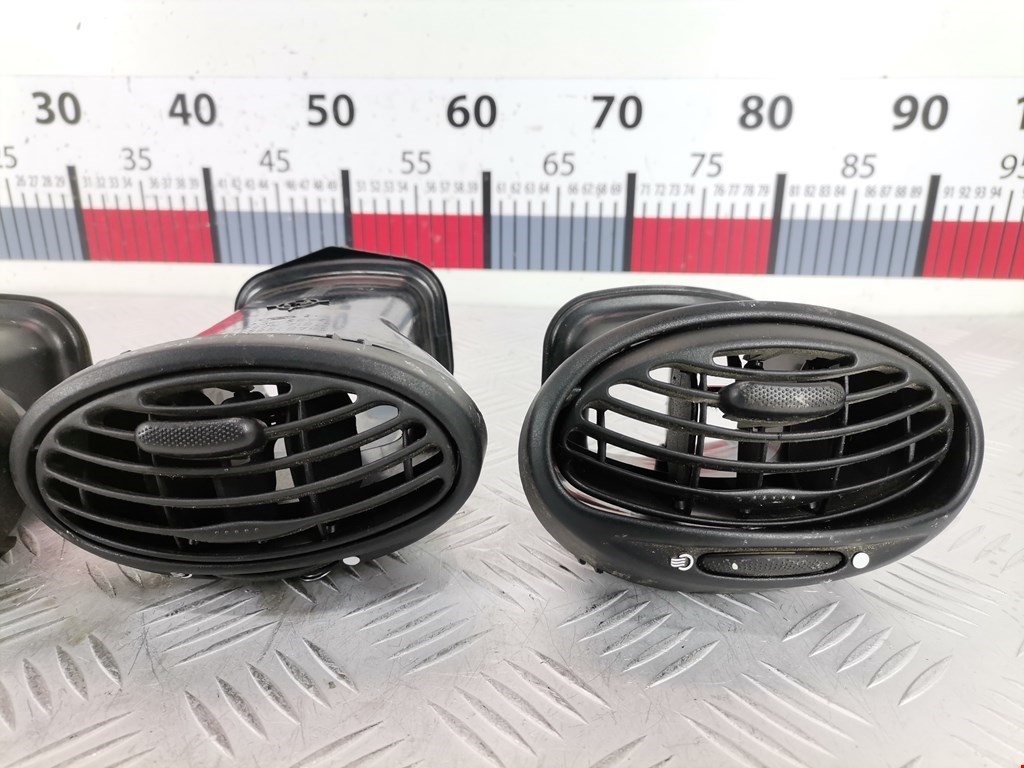 Дефлектор воздушный FORD Focus I 1998-2005