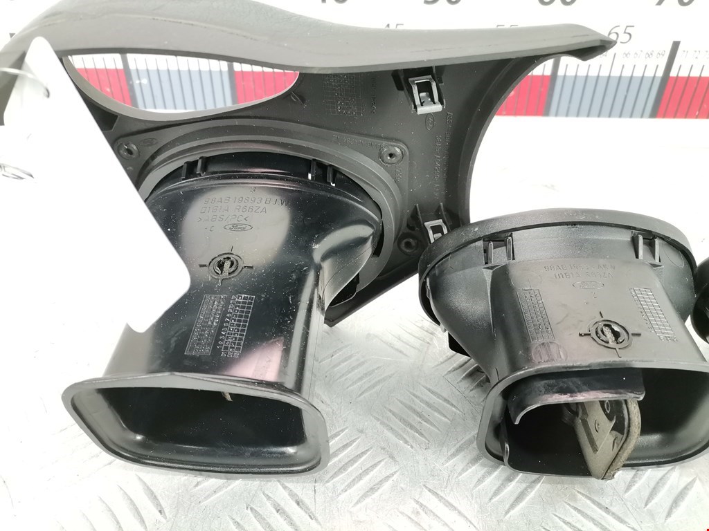 Дефлектор воздушный FORD Focus I 1998-2005