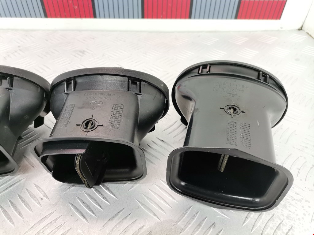 Дефлектор воздушный FORD Focus I 1998-2005