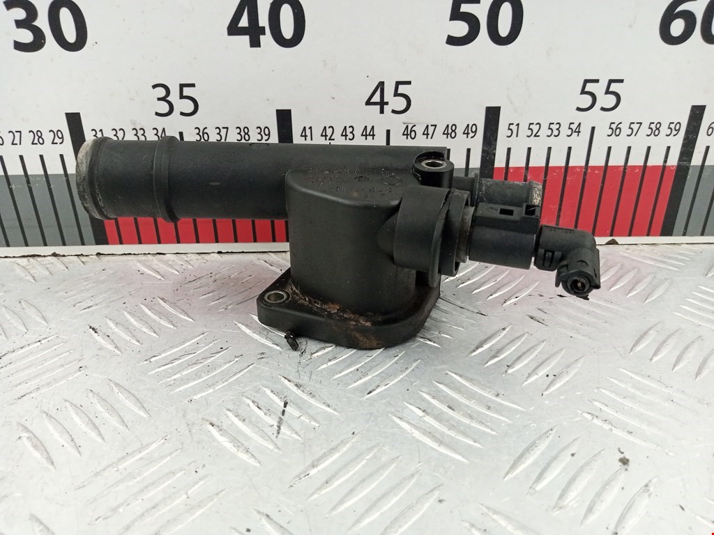 Тройник системы охлаждения AUDI A4 B7 2004-2007