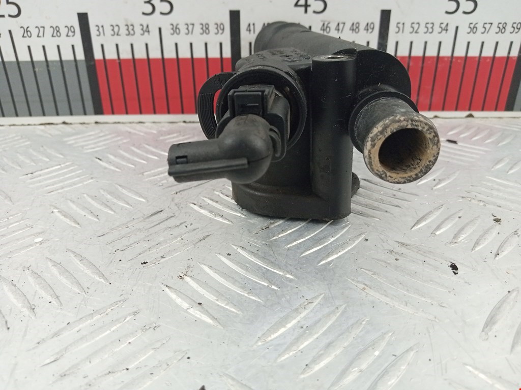 Тройник системы охлаждения AUDI A4 B7 2004-2007