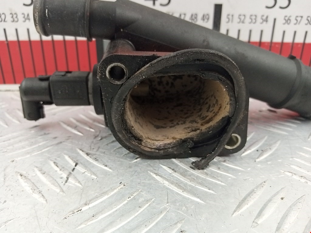 Тройник системы охлаждения AUDI A4 B7 2004-2007