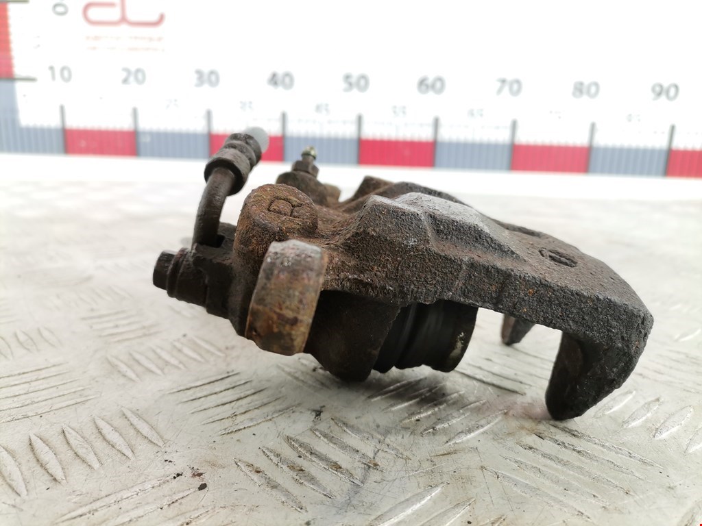 Суппорт задний правый SUBARU Legacy 1998-2004