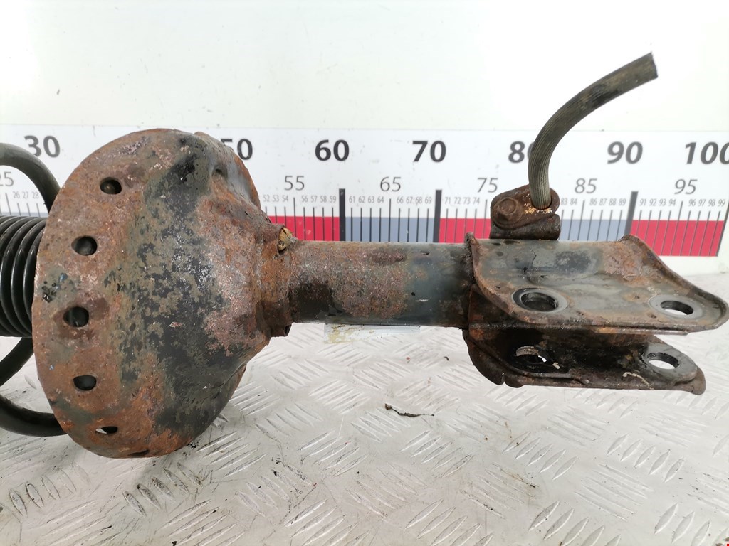 Амортизатор передний правый SUBARU Legacy 1998-2004