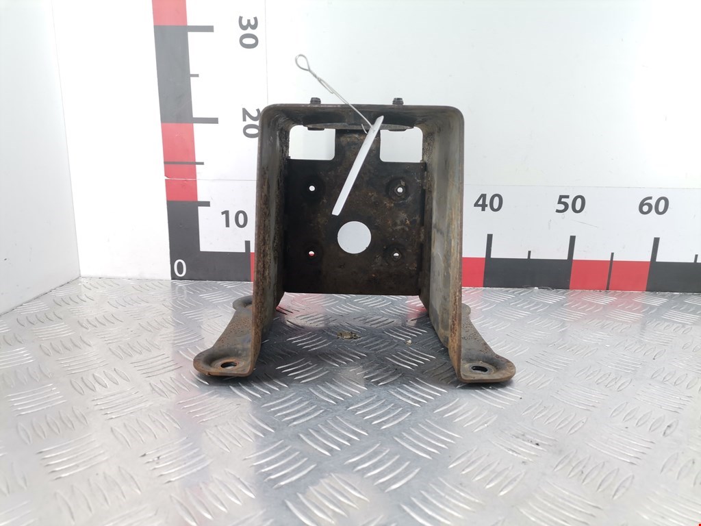 Кронштейн крепления запасного колеса KIA Retona 1998-2003