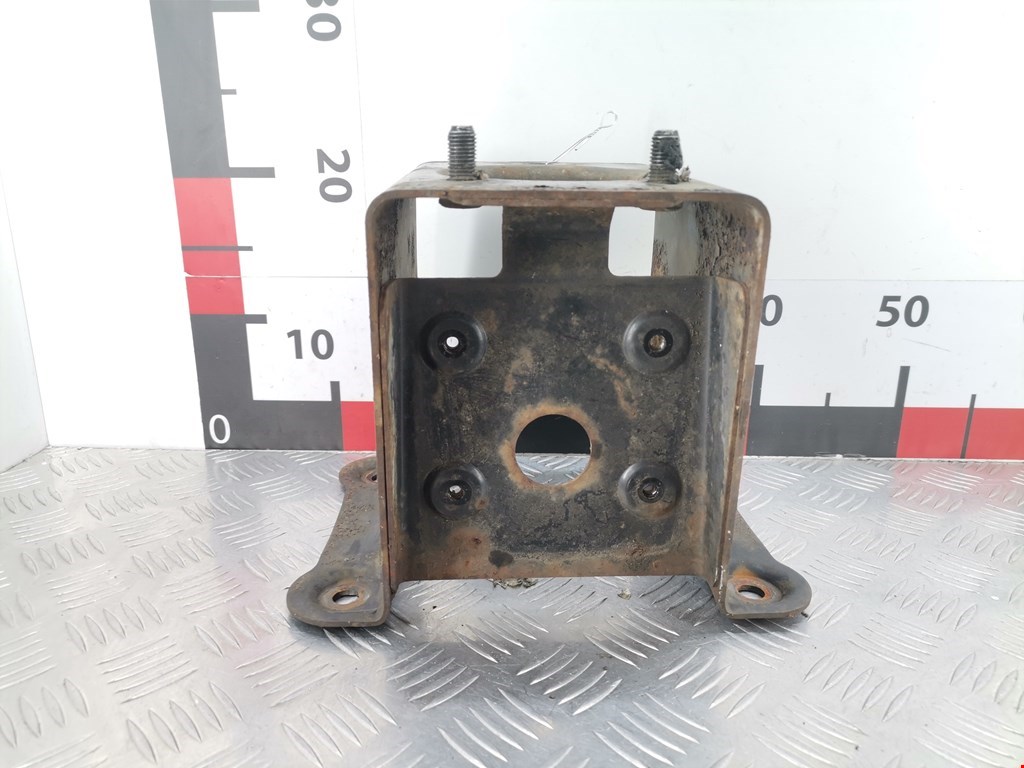 Кронштейн крепления запасного колеса KIA Retona 1998-2003