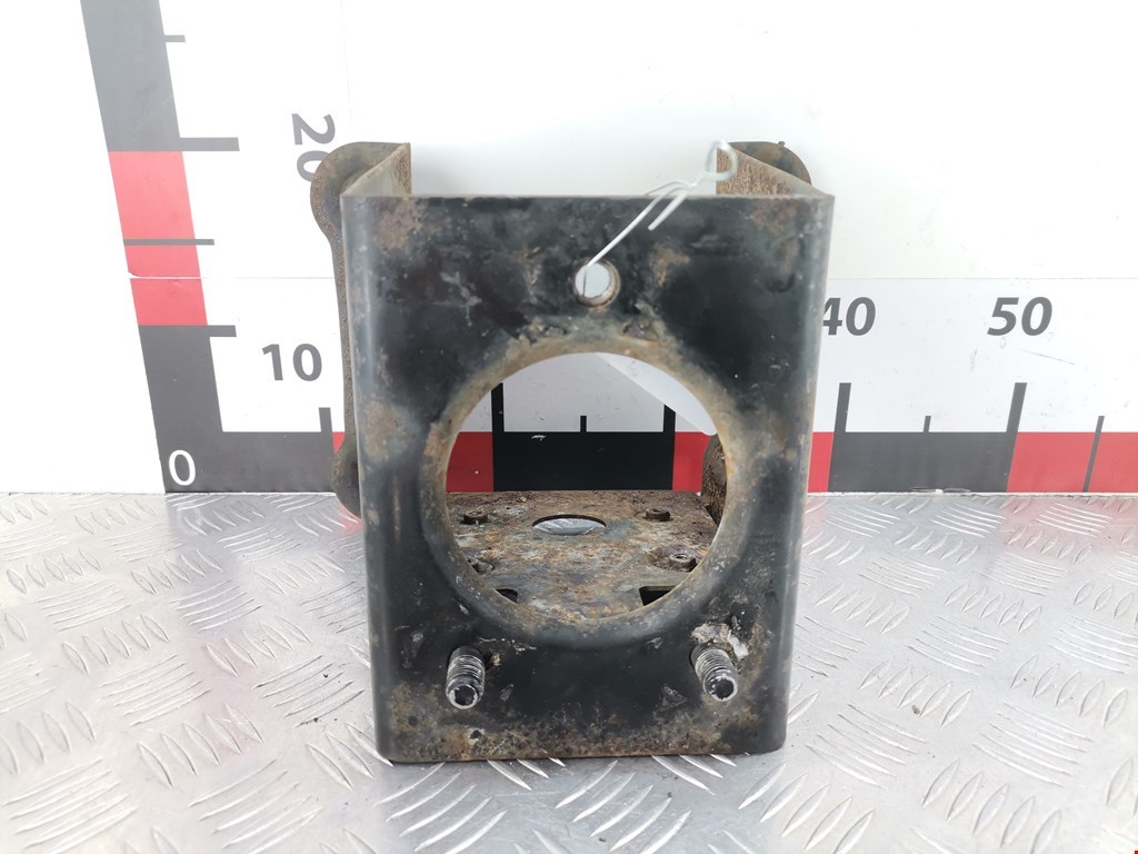 Кронштейн крепления запасного колеса KIA Retona 1998-2003