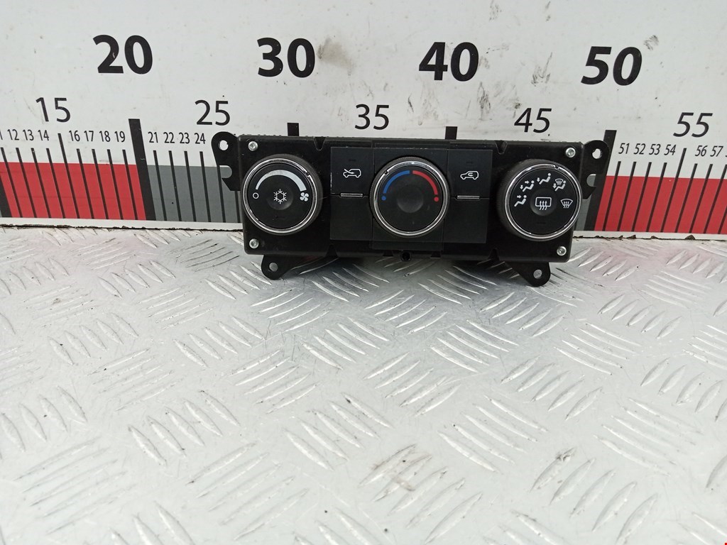 Блок управления климат-контроля Chevrolet Equinox 1 (2004-2009)