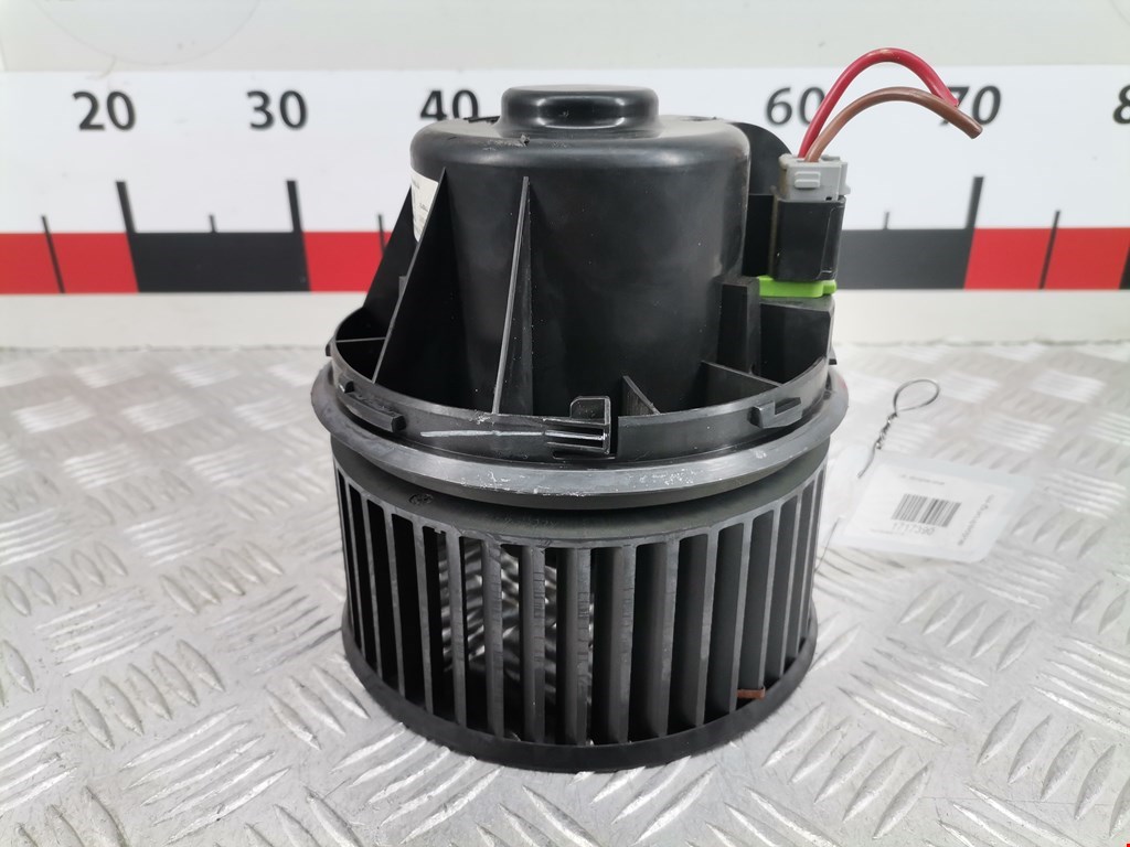 Моторчик (мотор) отопителя салона FORD Escape 2012-2015