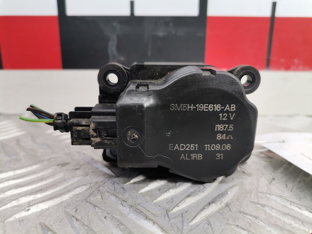Моторчик заслонки печки FORD Focus II 2005-2011