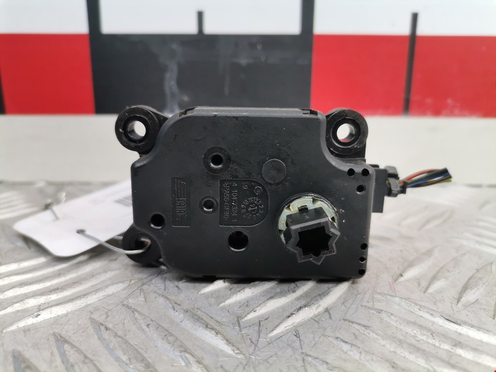 Моторчик заслонки печки FORD Focus II 2005-2011