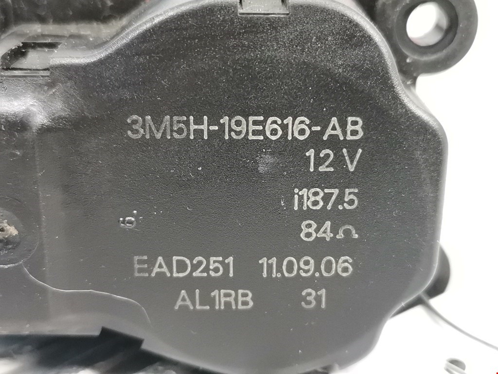 Моторчик заслонки печки FORD Focus II 2005-2011
