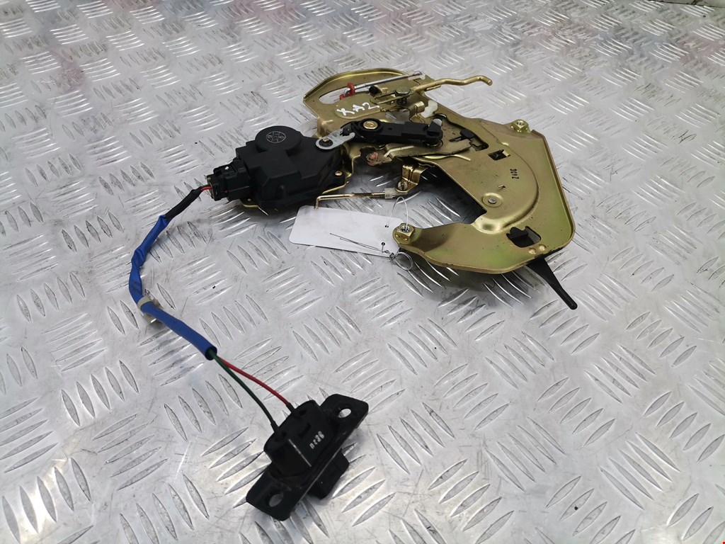 Замок двери сдвижной KIA Carnival I 1999-2005