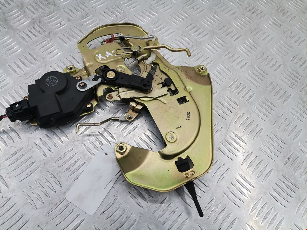 Замок двери сдвижной KIA Carnival I 1999-2005