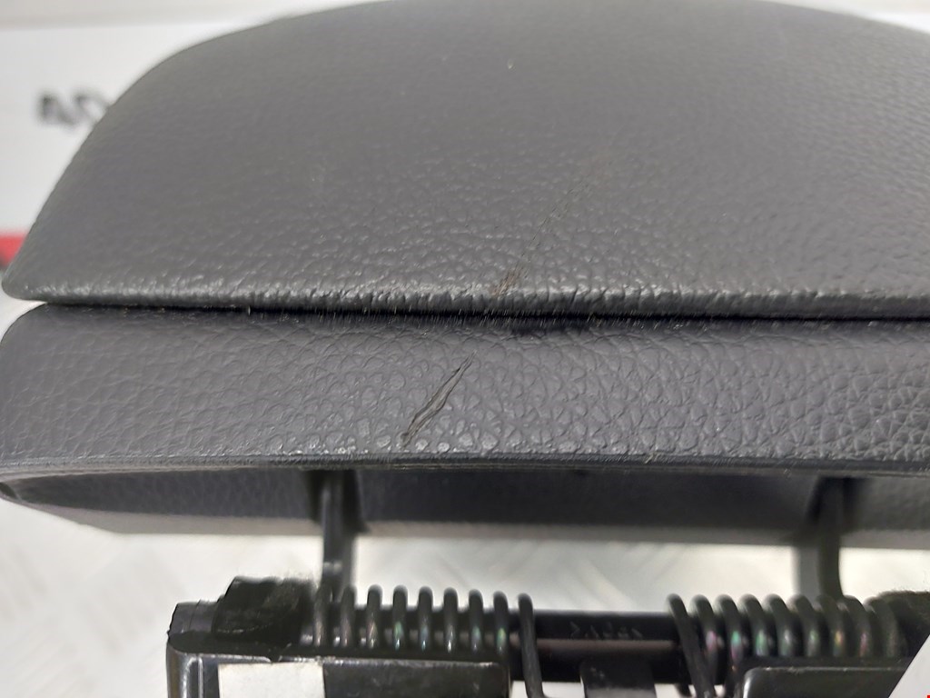 Подлокотник в салон HYUNDAI i30 2012-2017