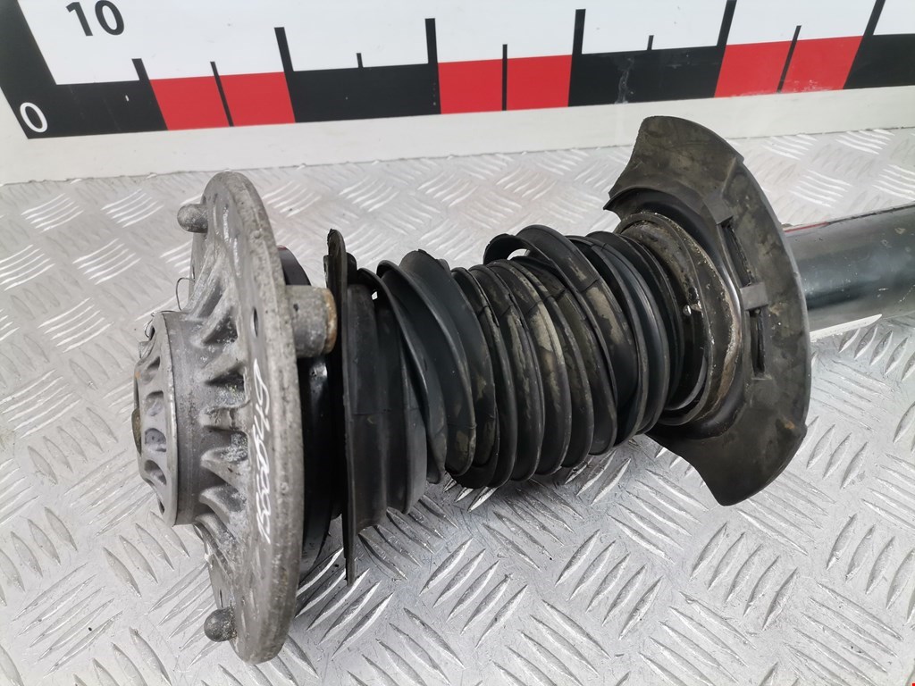 Амортизатор передний правый BMW 3er F30/F31/F80 2011-2019