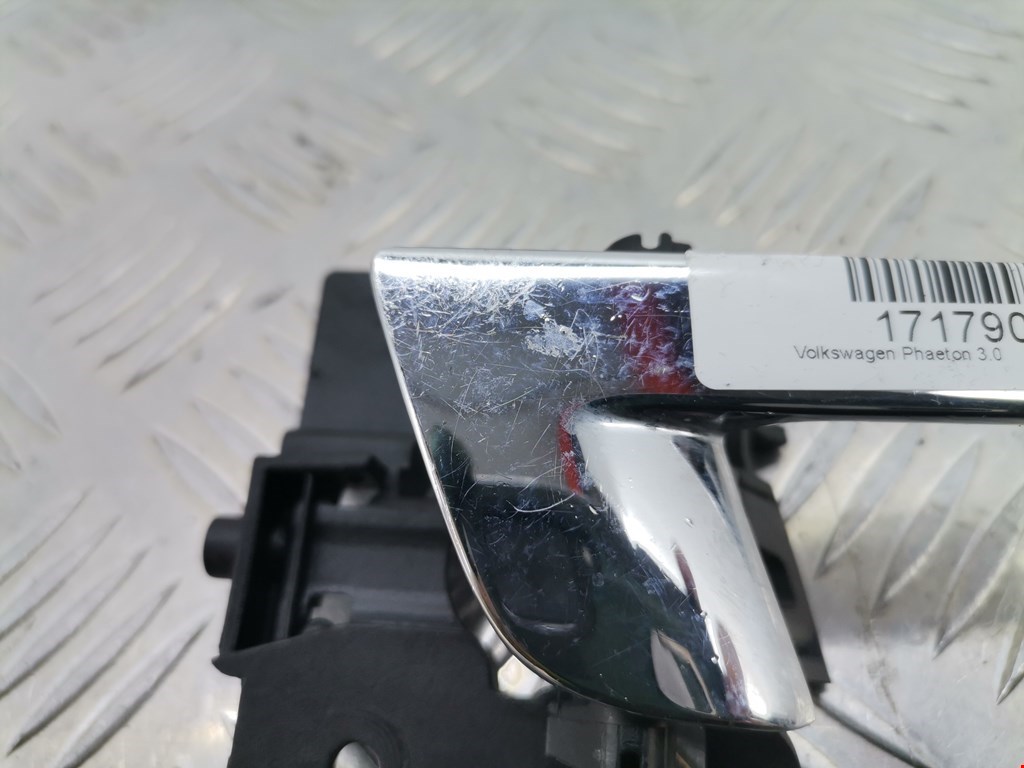 Ручка дверная передняя внутренняя правая VOLKSWAGEN Phaeton 2002-2016