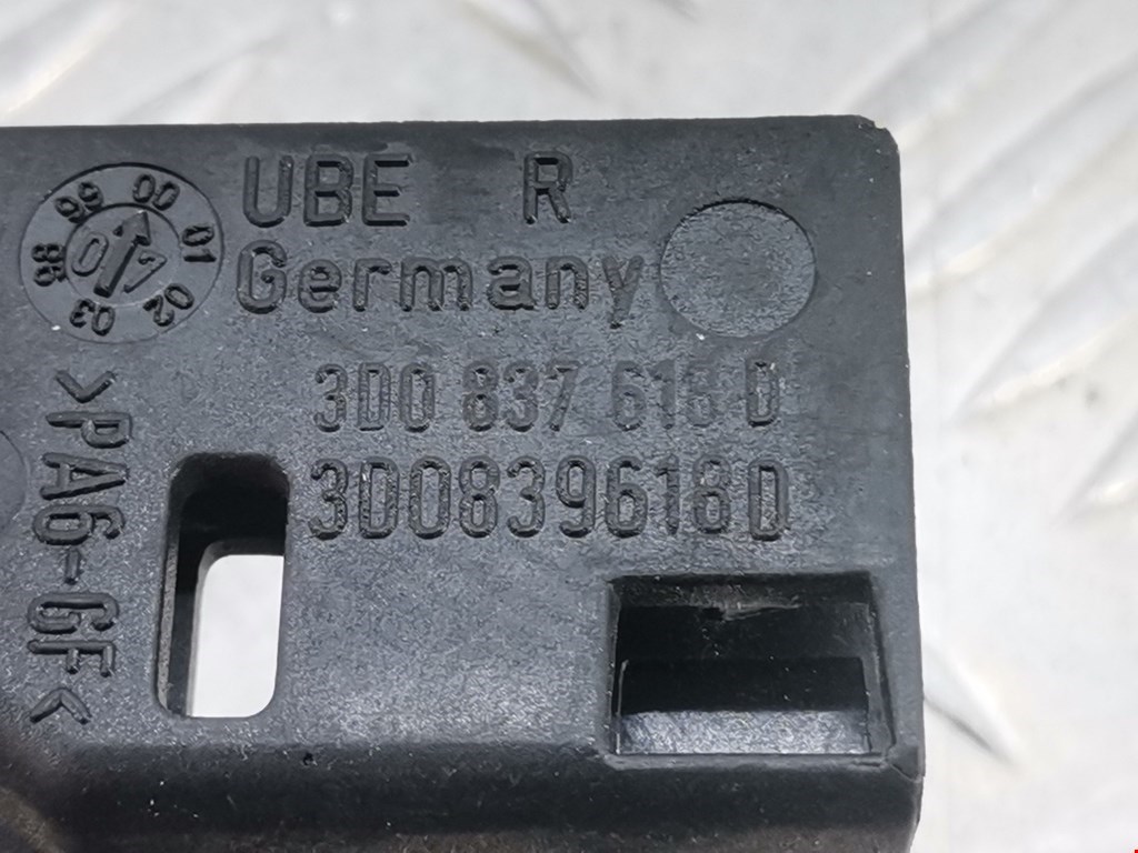 Ручка дверная передняя внутренняя правая VOLKSWAGEN Phaeton 2002-2016