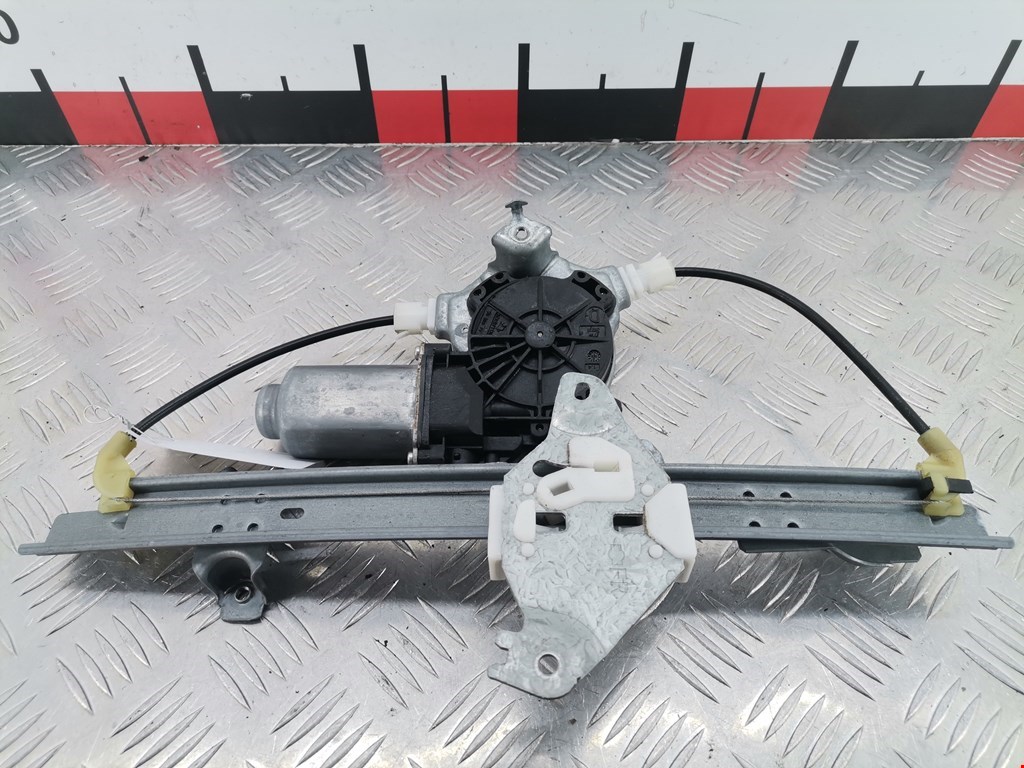 Стеклоподъемник задний правый NISSAN Qashqai J10 2006-2013
