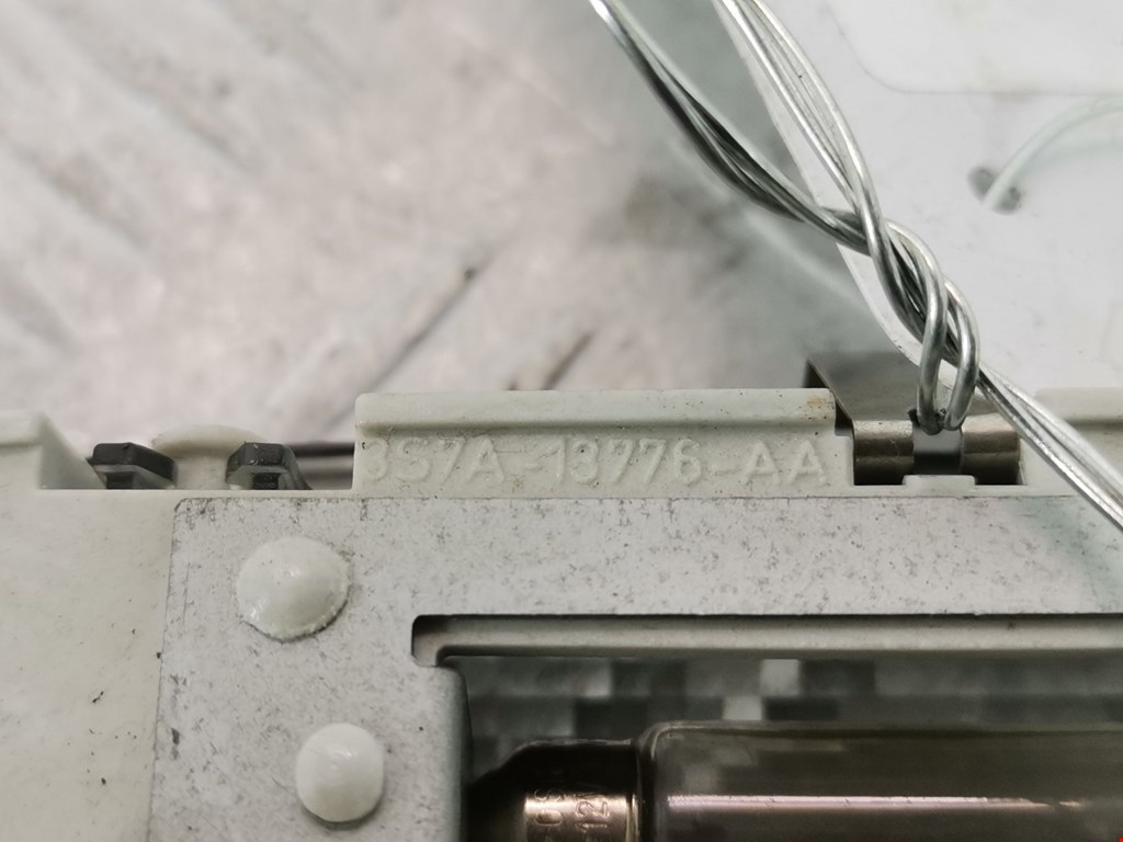 Плафон салонный (салона фонарь) FORD Fiesta 2001-2008