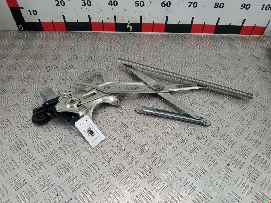 Стеклоподъемник передний левый TOYOTA Prius II XW20 2003-2012