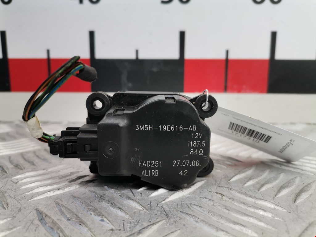 Моторчик заслонки печки FORD Focus II 2005-2011