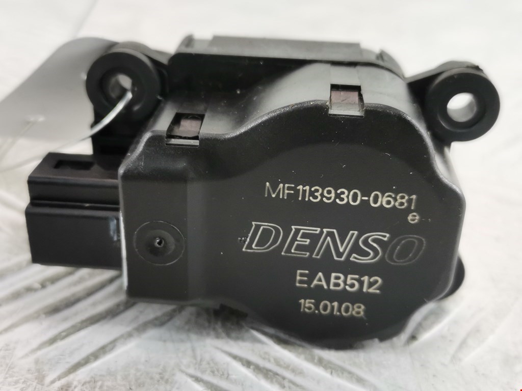 Сервопривод (электропривод моторчик привода) заслонки печки Land Rover Range Rover Sport 1 (2005-2013)