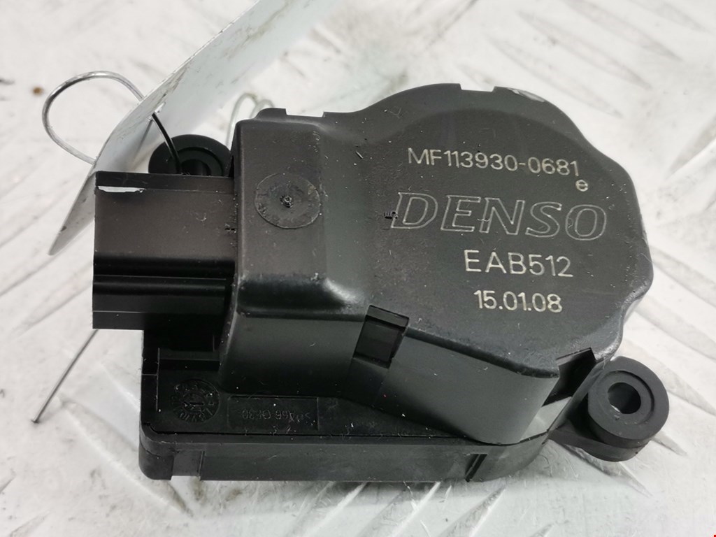 Сервопривод (электропривод моторчик привода) заслонки печки Land Rover Range Rover Sport 1 (2005-2013)