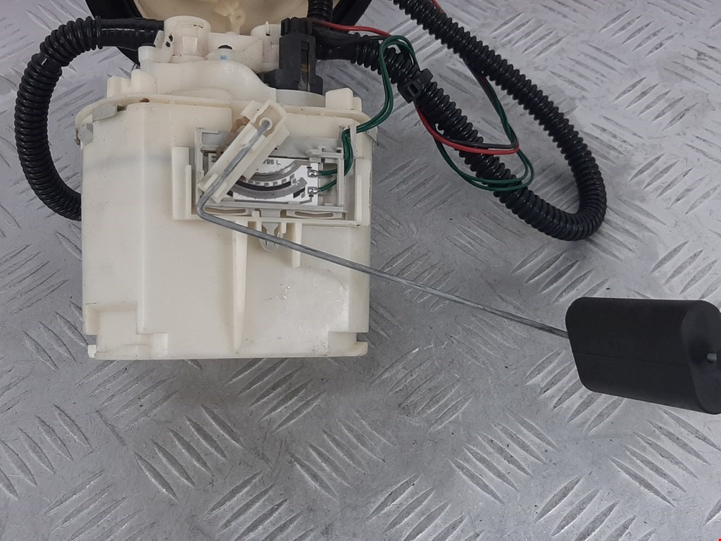 Насос топливный (электрический) FORD Focus I 1998-2005