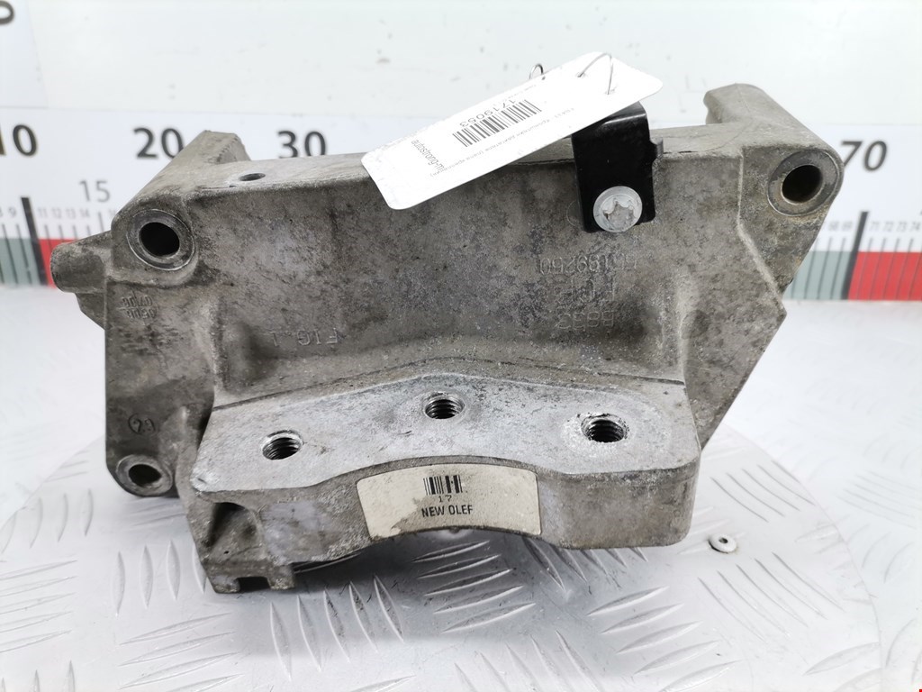 Кронштейн (крепление лапа) двигателя Opel Corsa D (2006-2014)