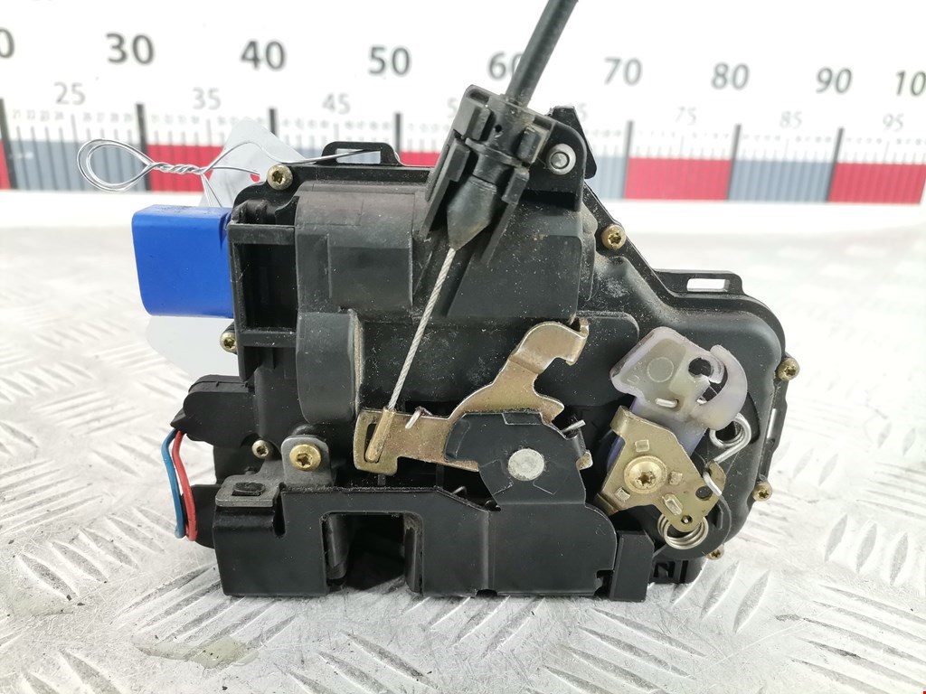 Замок двери передней правой SKODA Fabia MK1 1999-2006