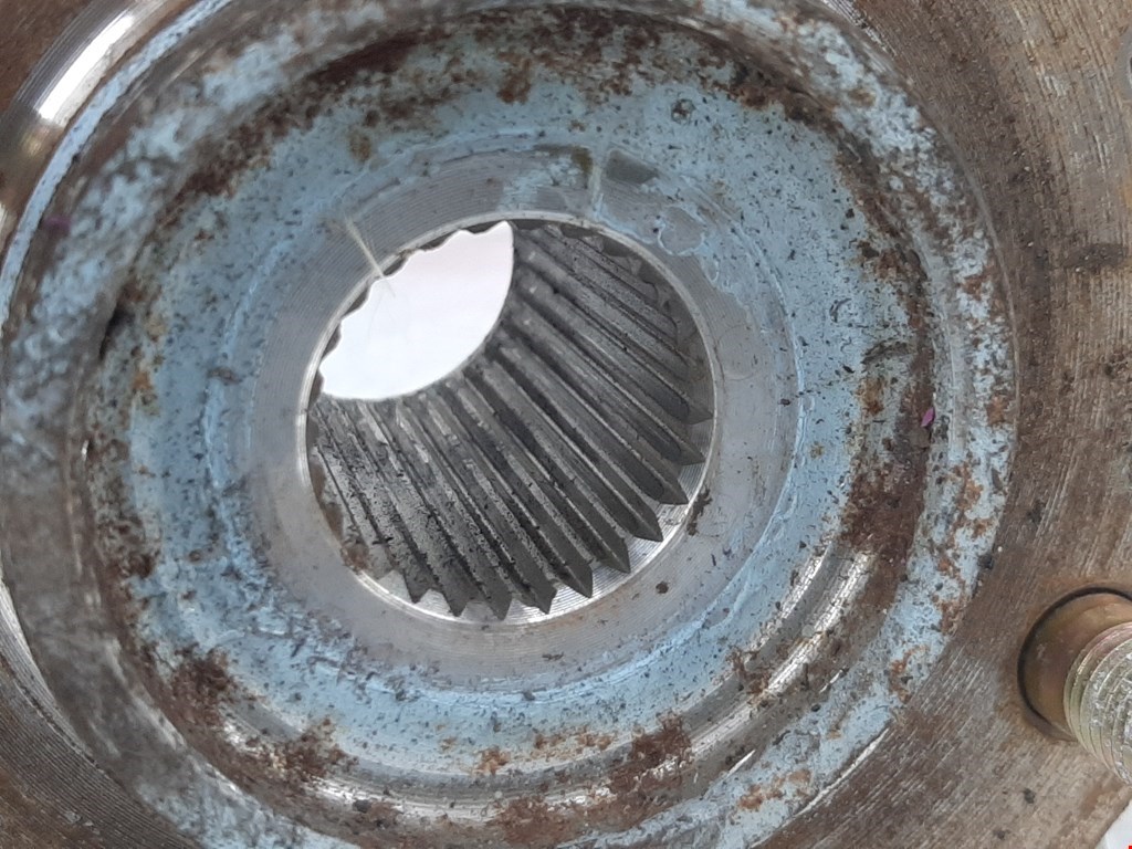 Ступица передняя левая KIA Magentis 2000-2006