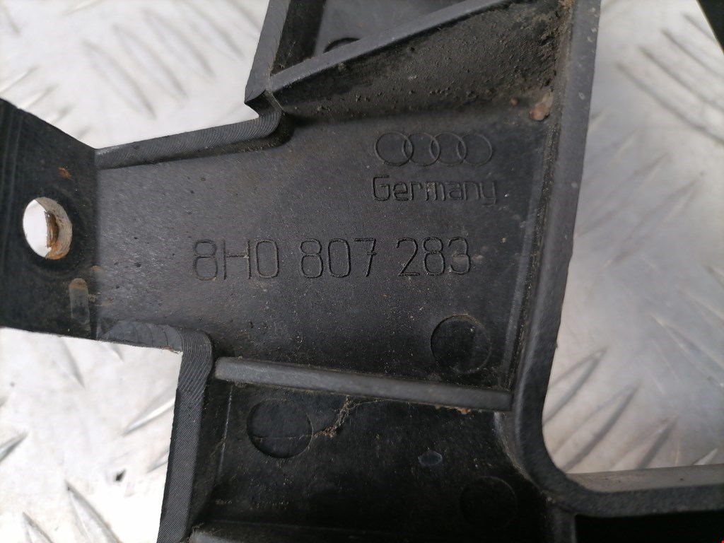 Кронштейн переднего бампера левый AUDI A4 B6 2001-2005